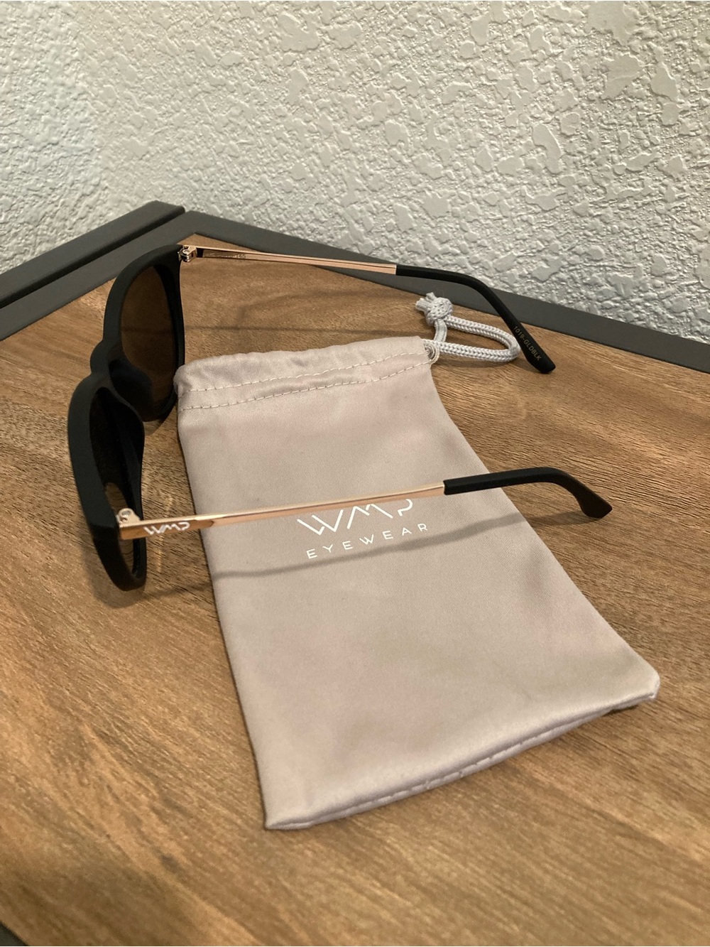WMP - ‘Drew’ Matte Black Round Frames with Gold Toned Arms - Polarized Lenses - Picture 2 of 5
